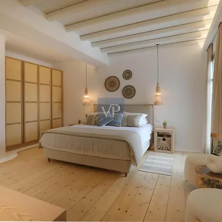 True Luxury And Calm Environment Combined Φανάρι